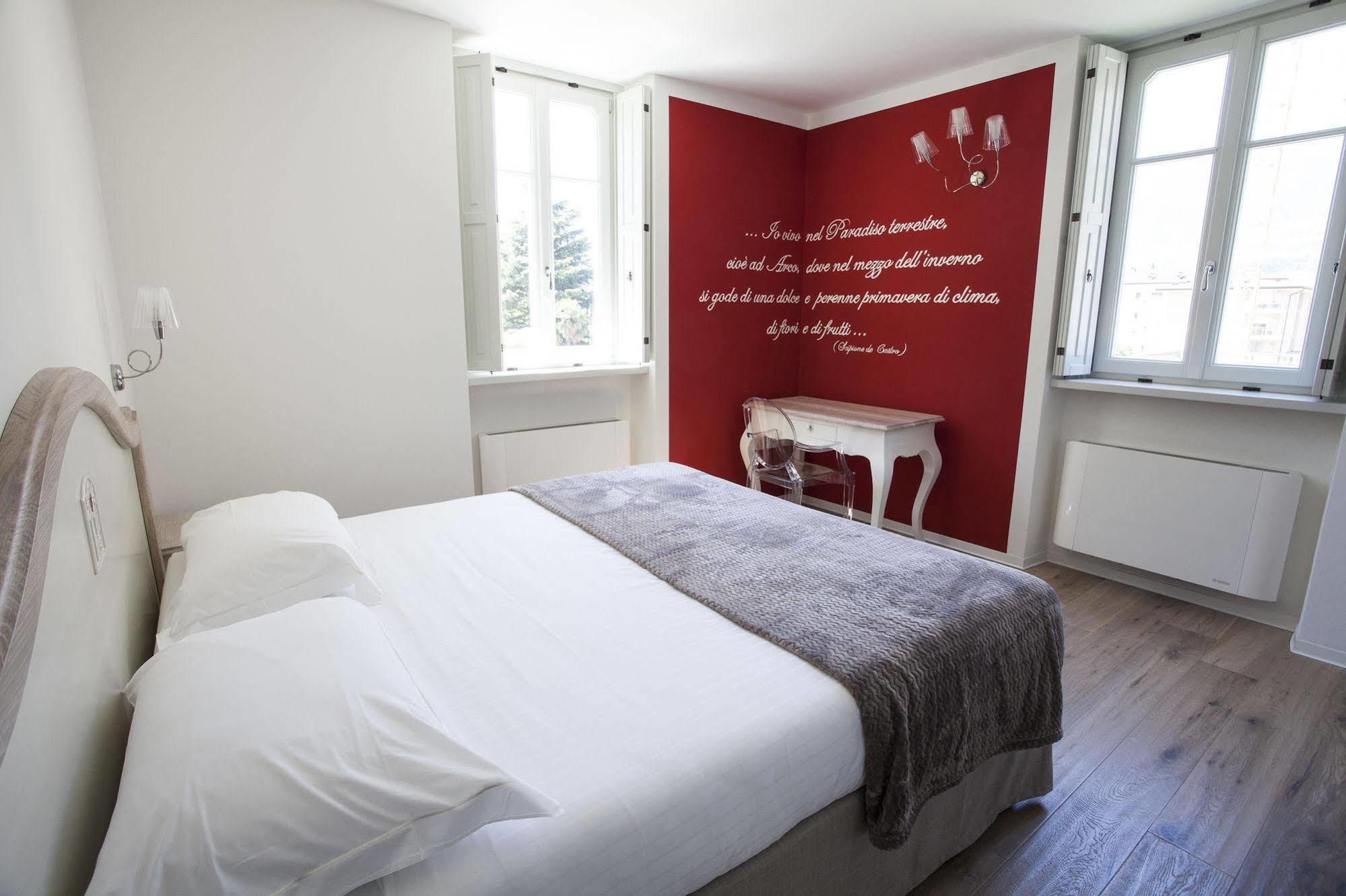 Villa Italia Luxury Suites And Apartments Арко Экстерьер фото